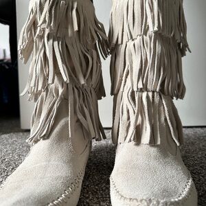 LC Lauren Conrad Beige Fringe Moccasins